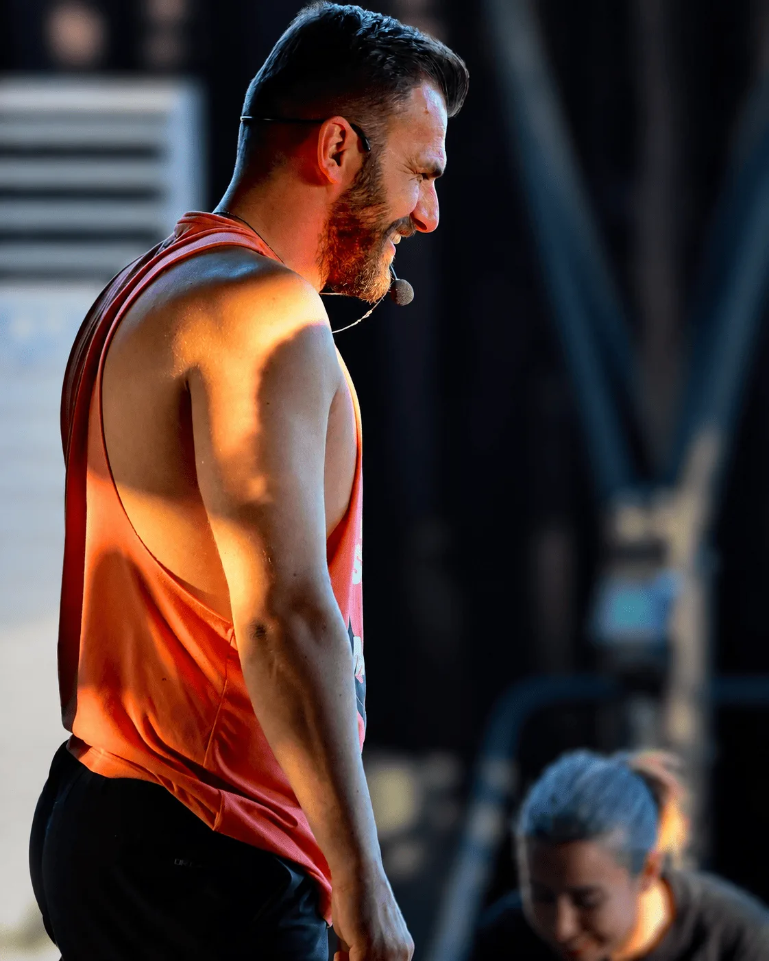 Esneme çalışması yapan sporcu